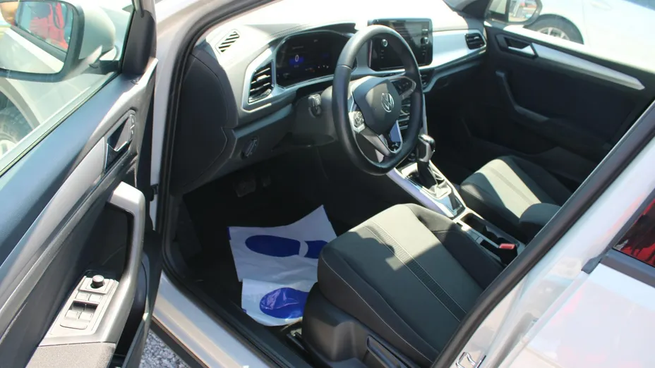 VOLKSWAGEN T-ROC -