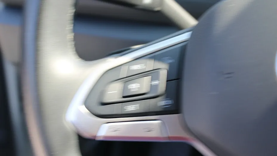 VOLKSWAGEN T-ROC -