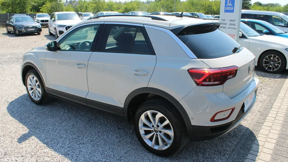 VOLKSWAGEN T-ROC -
