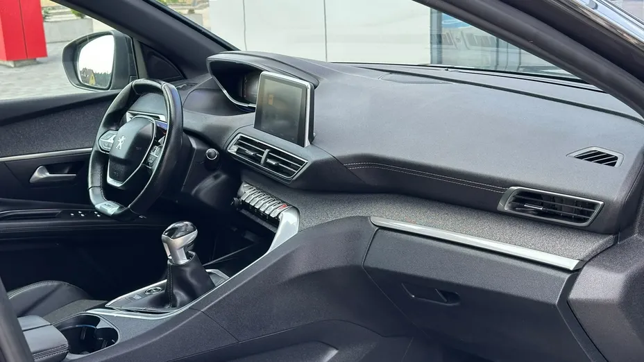 PEUGEOT 3008 -