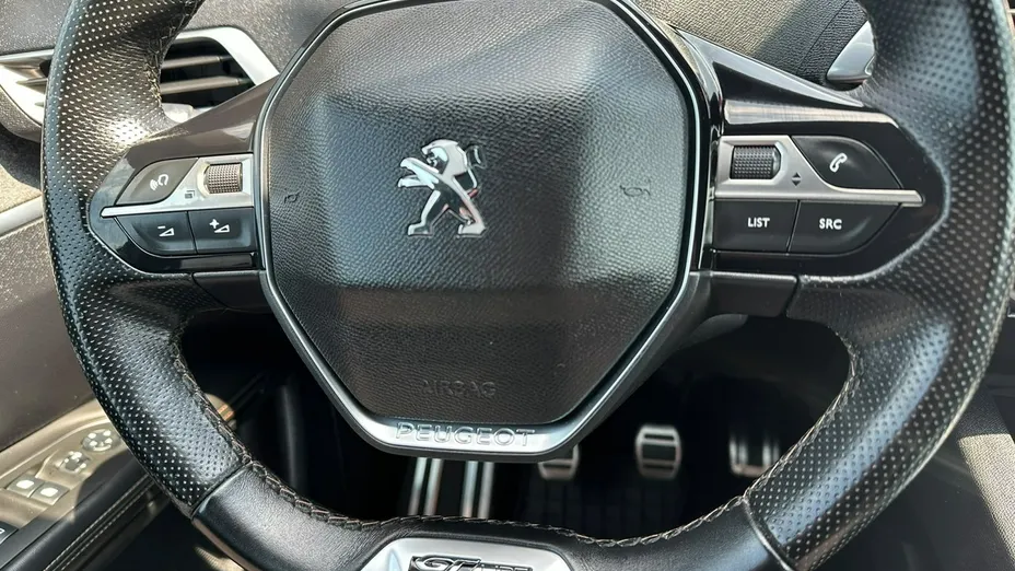 PEUGEOT 3008 -