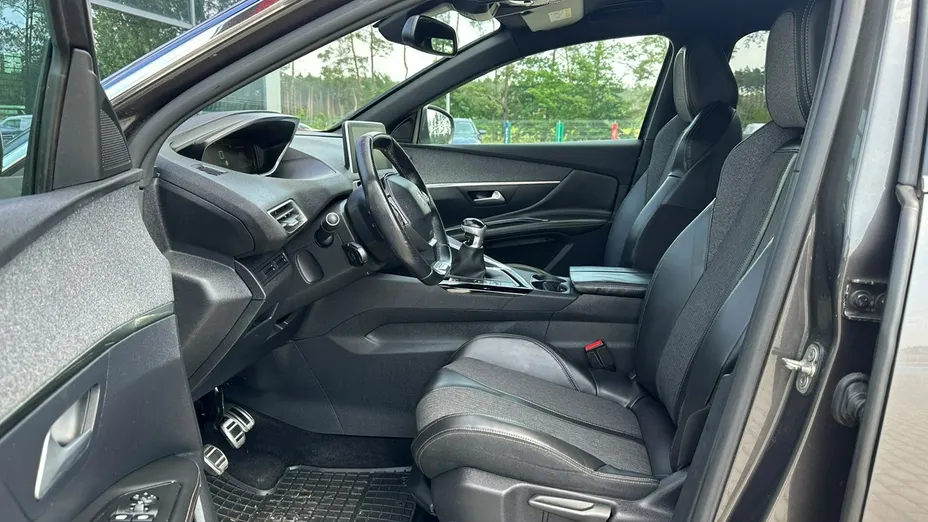 PEUGEOT 3008 -