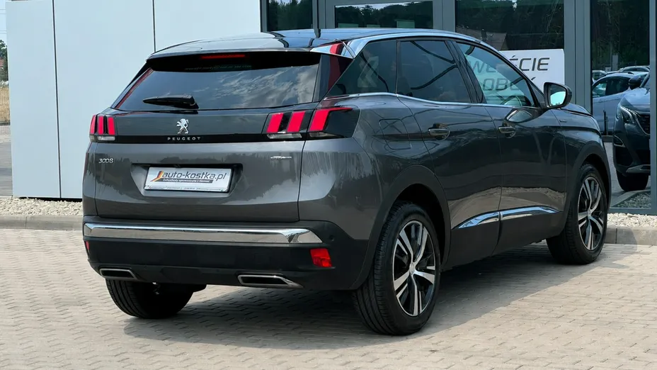 PEUGEOT 3008 -