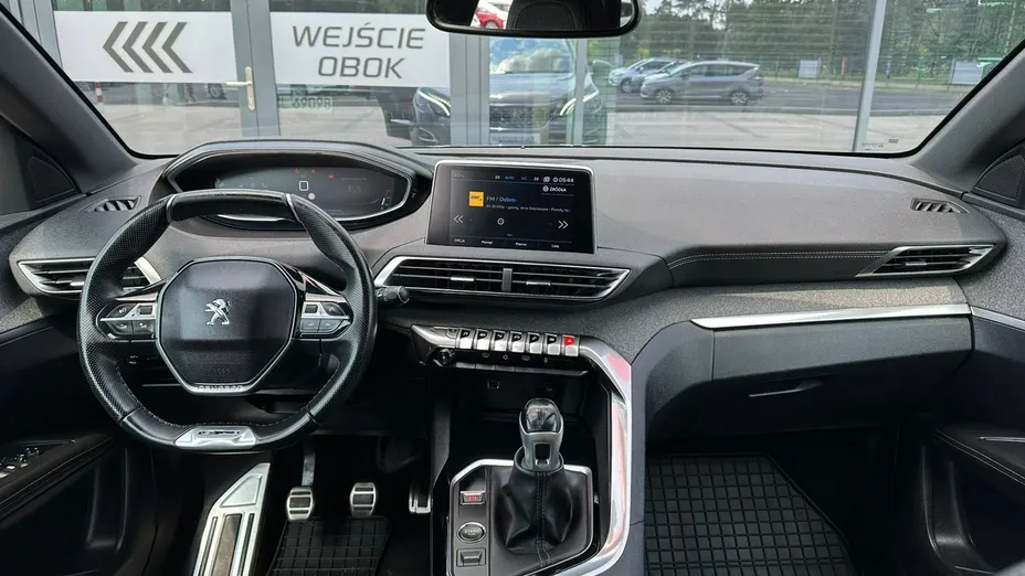 PEUGEOT 3008 -
