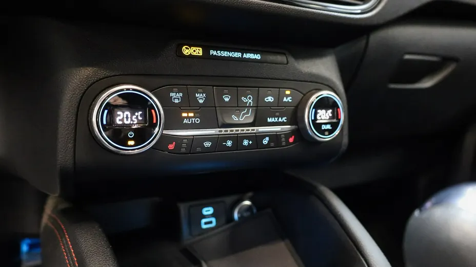 FORD Kuga -