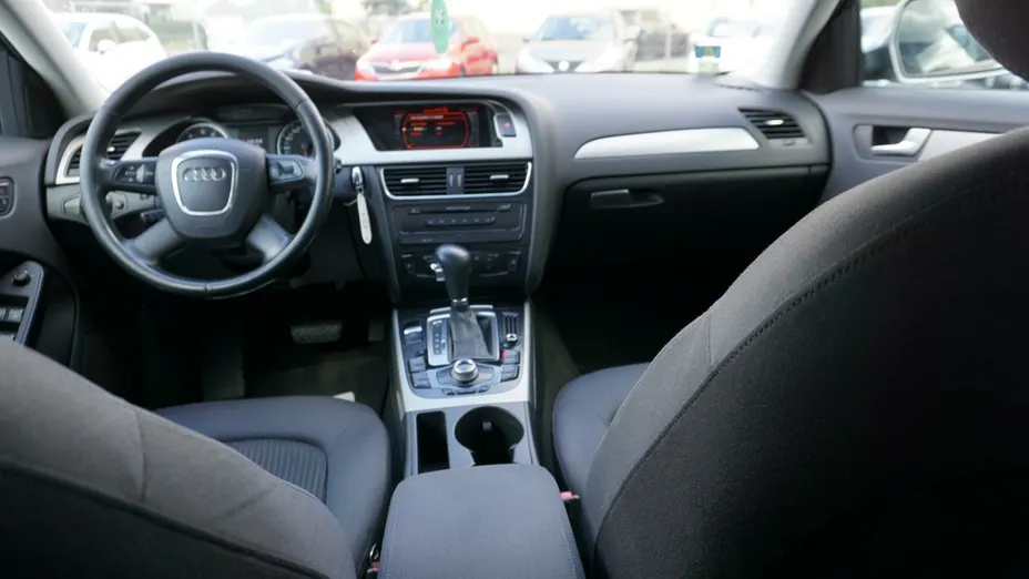 AUDI A4 -