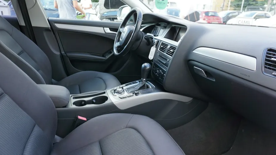 AUDI A4 -
