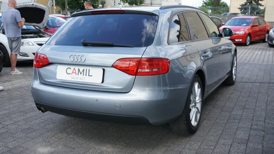 AUDI A4 -