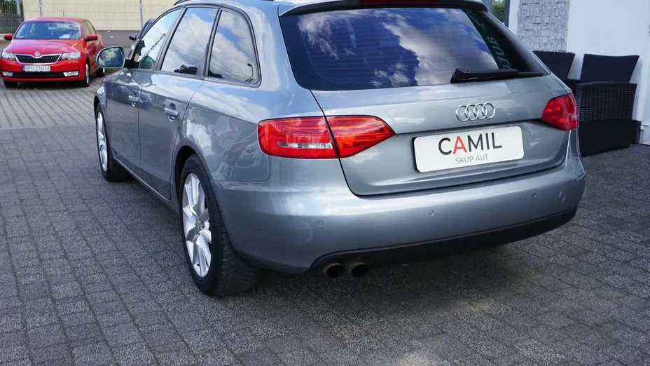 AUDI A4 -