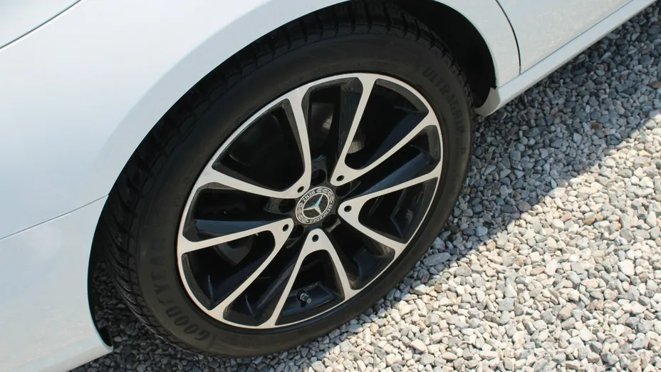 MERCEDES-BENZ E Klasa -