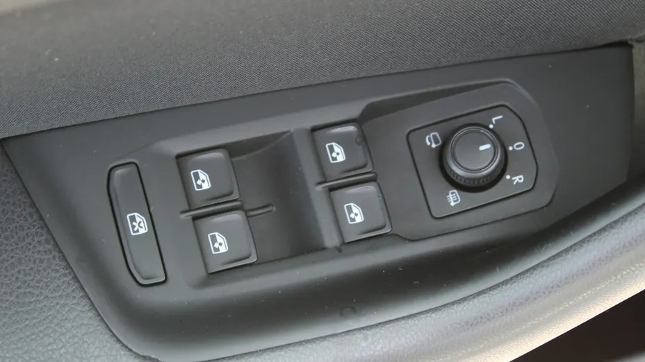VOLKSWAGEN Passat -
