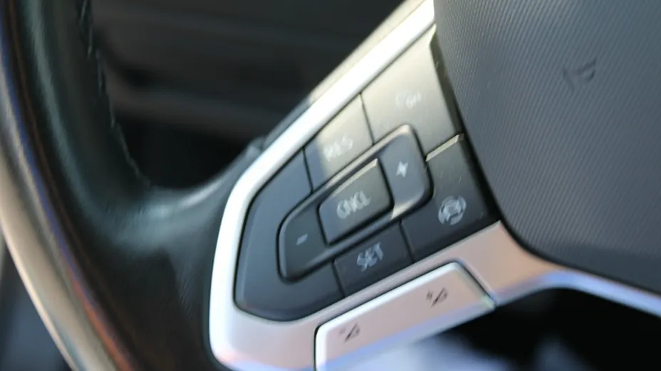 VOLKSWAGEN Passat -