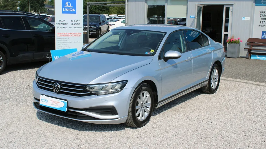 VOLKSWAGEN Passat -