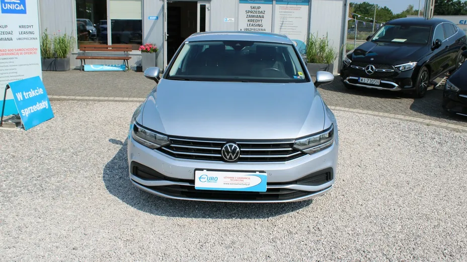 VOLKSWAGEN Passat -