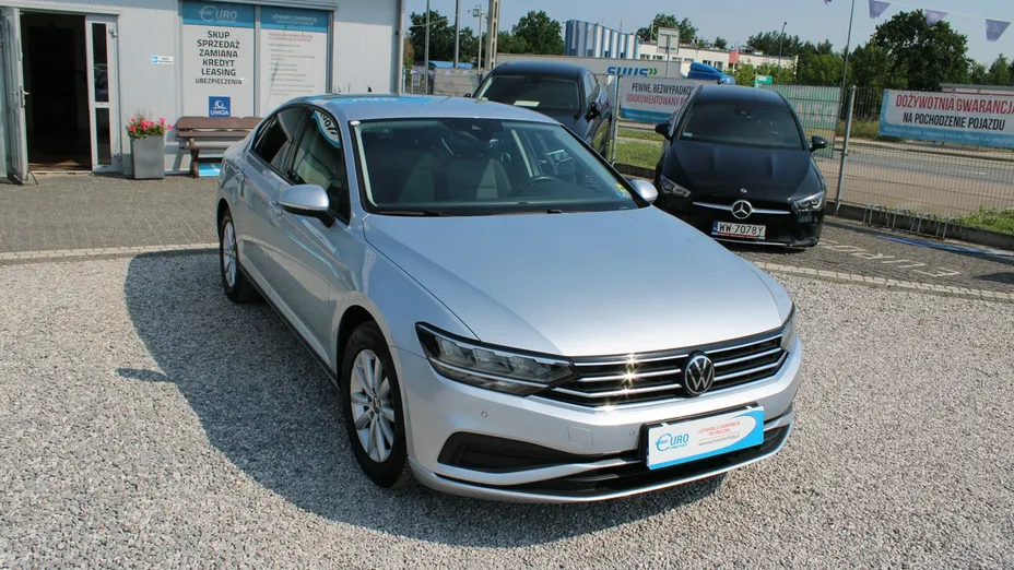 VOLKSWAGEN Passat -
