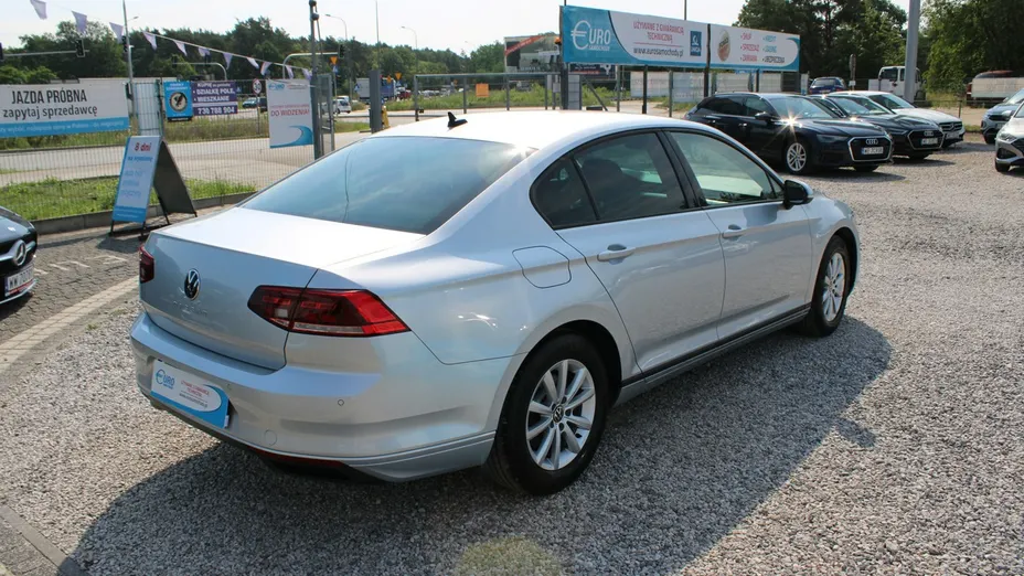 VOLKSWAGEN Passat -
