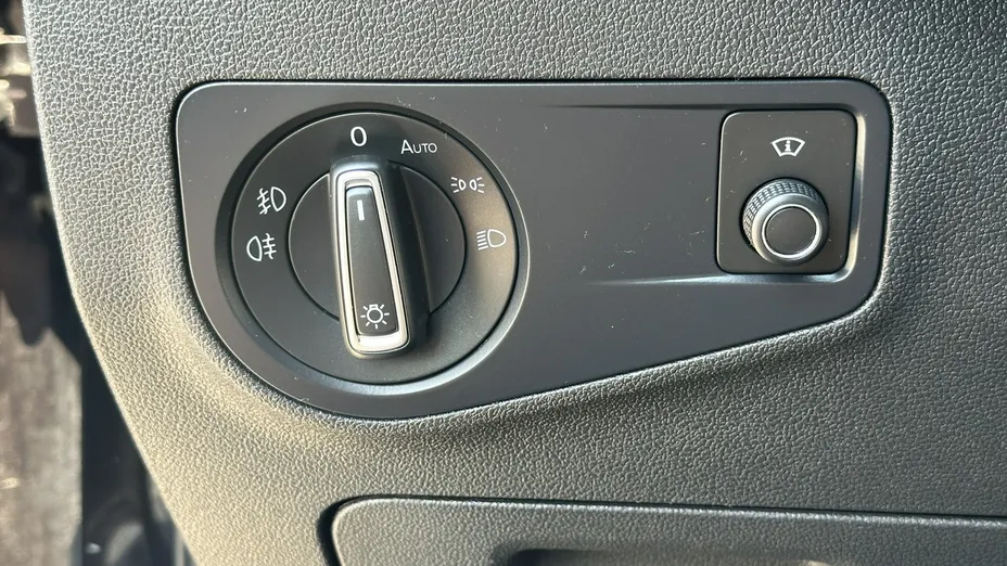 VOLKSWAGEN Tiguan -