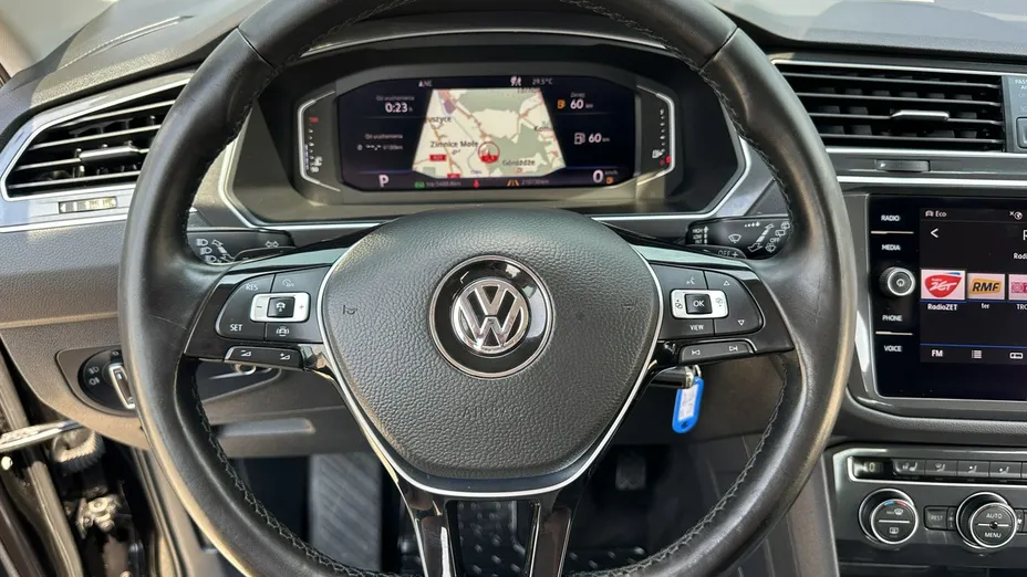 VOLKSWAGEN Tiguan -