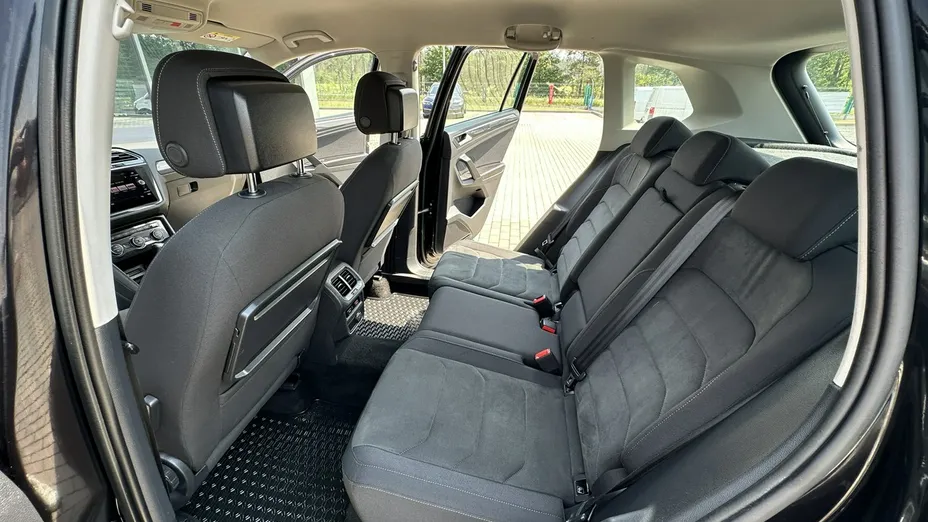 VOLKSWAGEN Tiguan -