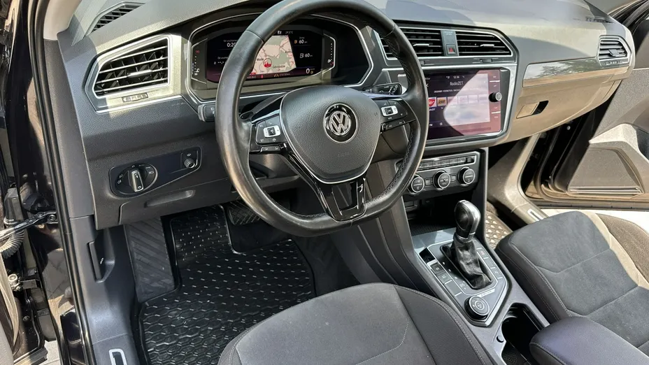 VOLKSWAGEN Tiguan -