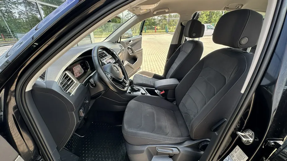 VOLKSWAGEN Tiguan -