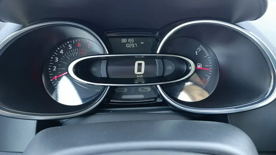RENAULT Clio -