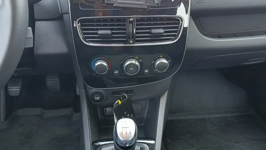 RENAULT Clio -