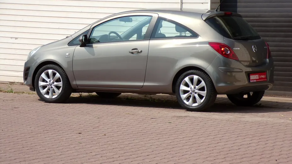OPEL Corsa -