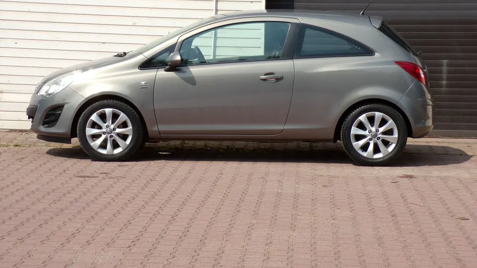 OPEL Corsa -