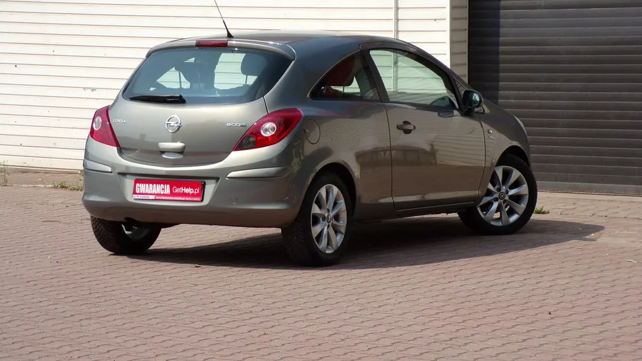 OPEL Corsa -