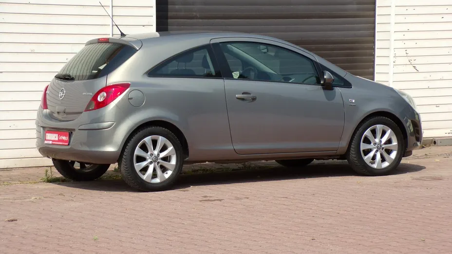 OPEL Corsa -