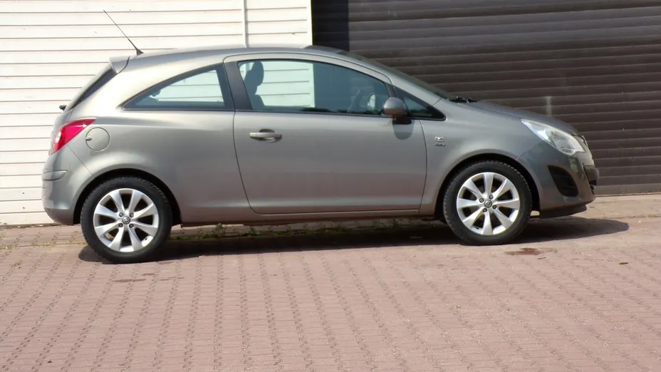 OPEL Corsa -