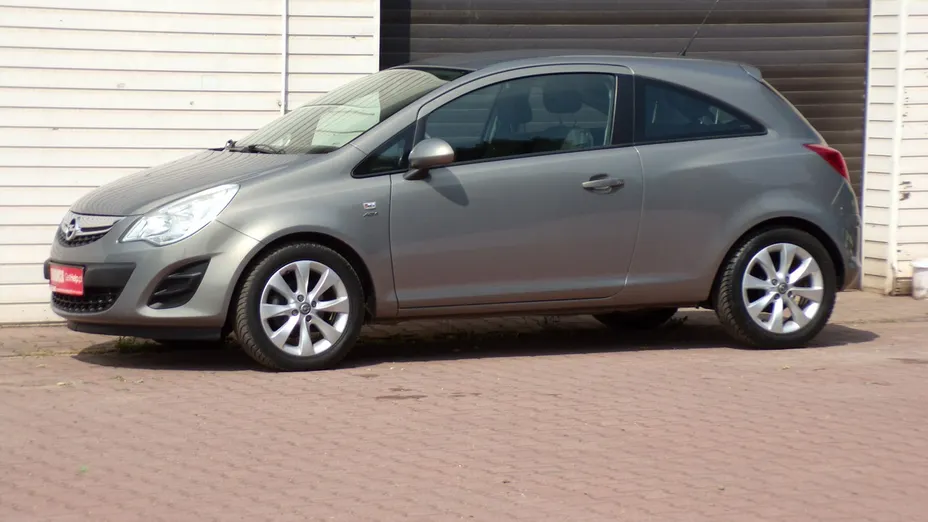 OPEL Corsa -