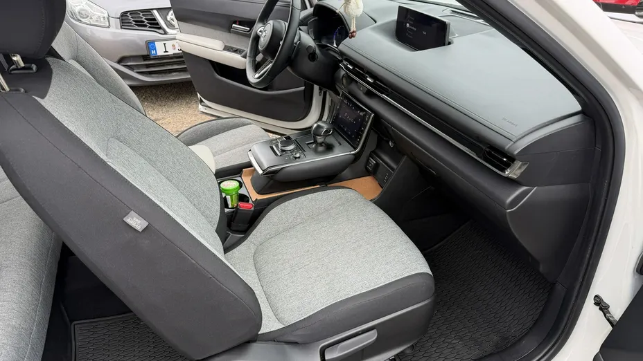 MAZDA MX-30 -