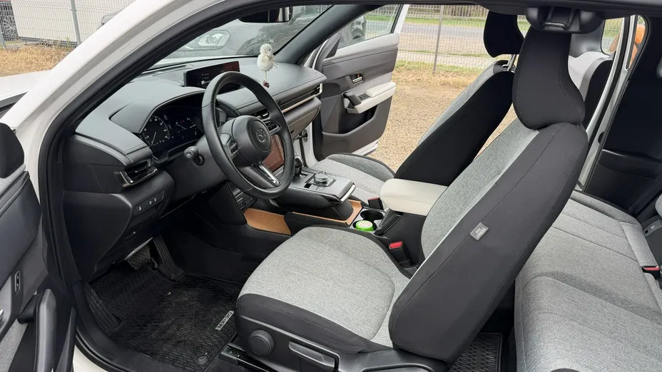 MAZDA MX-30 -