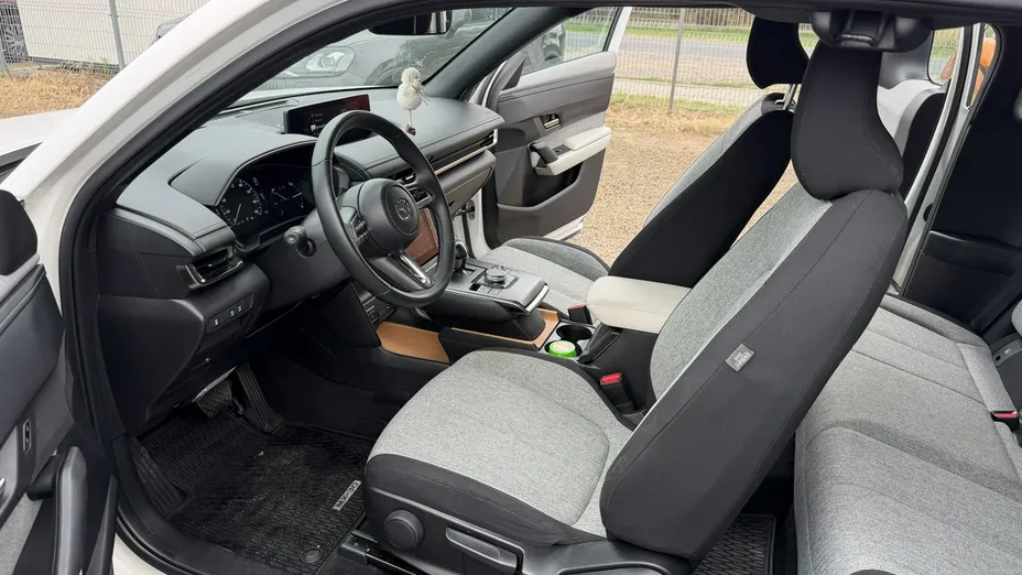 MAZDA MX-30 -