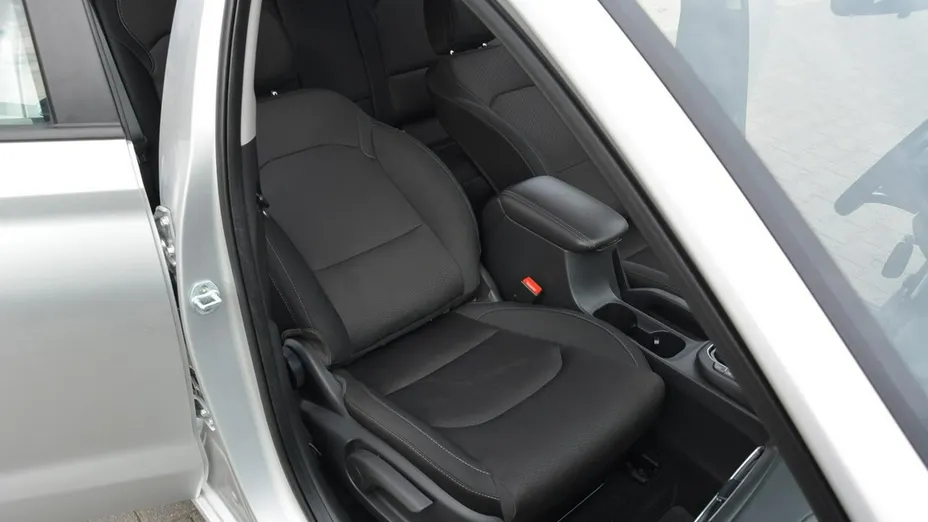 HYUNDAI i30 -
