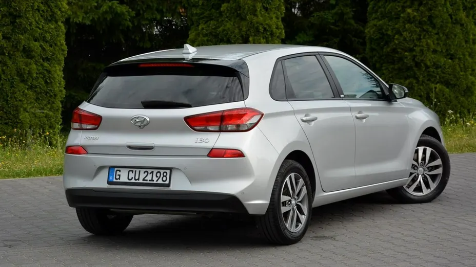 HYUNDAI i30 -