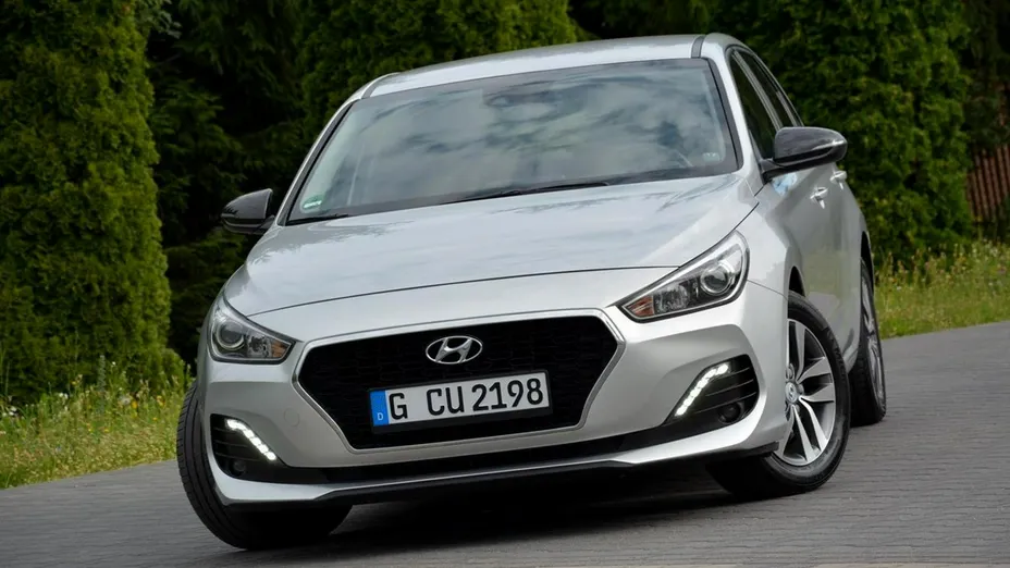 HYUNDAI i30 -