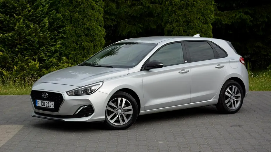 HYUNDAI i30 -