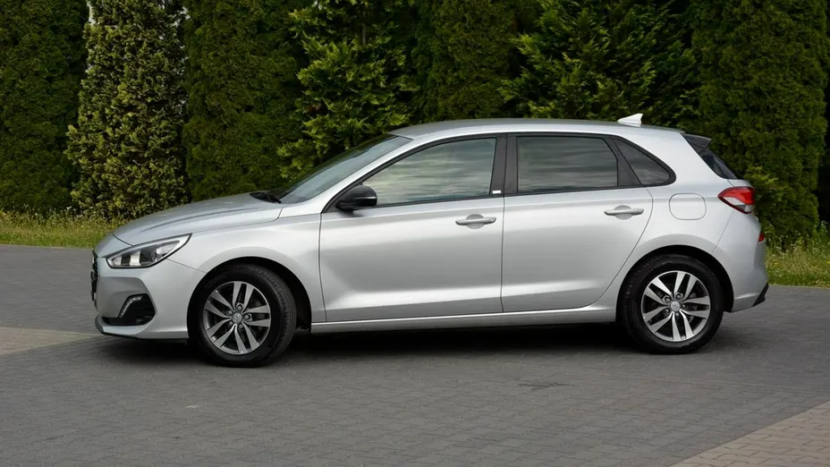 HYUNDAI i30 -
