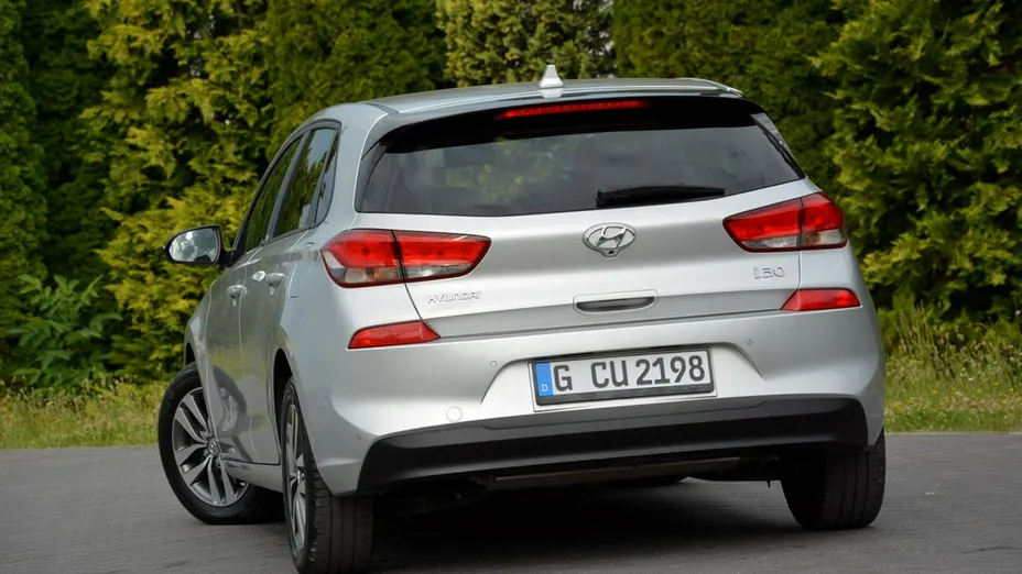 HYUNDAI i30 -