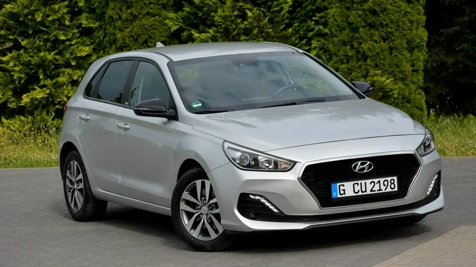 HYUNDAI i30 -
