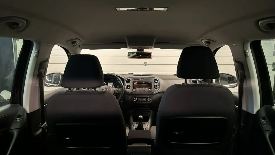 VOLKSWAGEN Tiguan -