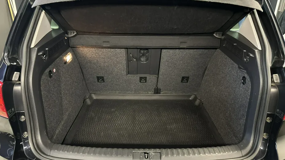 VOLKSWAGEN Tiguan -