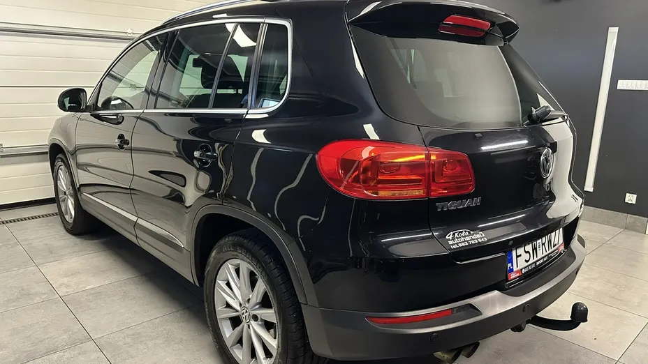 VOLKSWAGEN Tiguan -