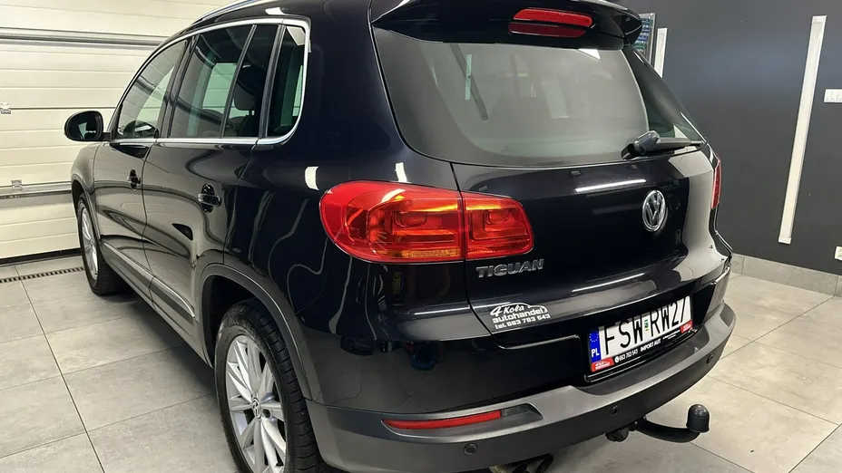 VOLKSWAGEN Tiguan -