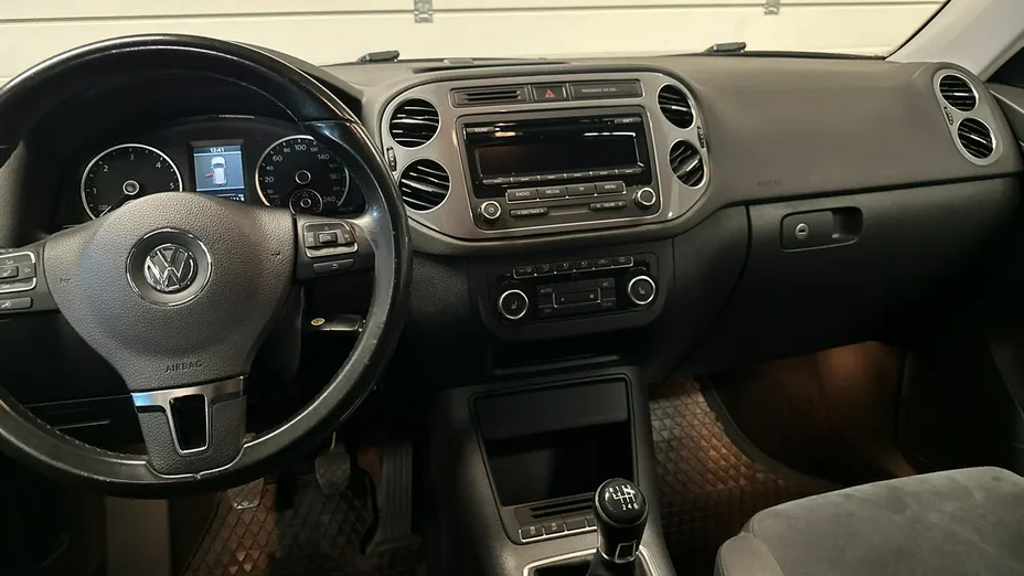 VOLKSWAGEN Tiguan -