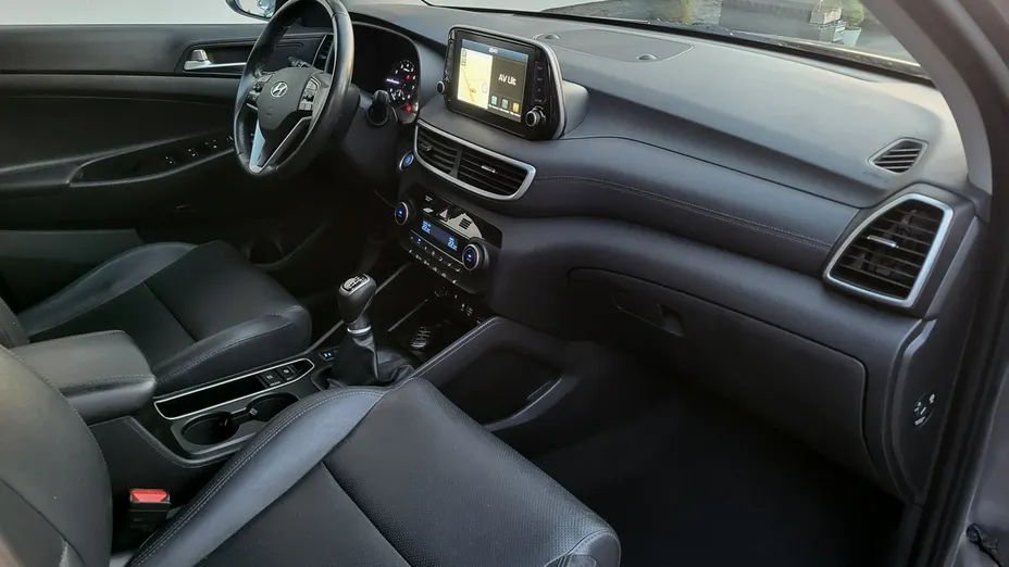 HYUNDAI Tucson -