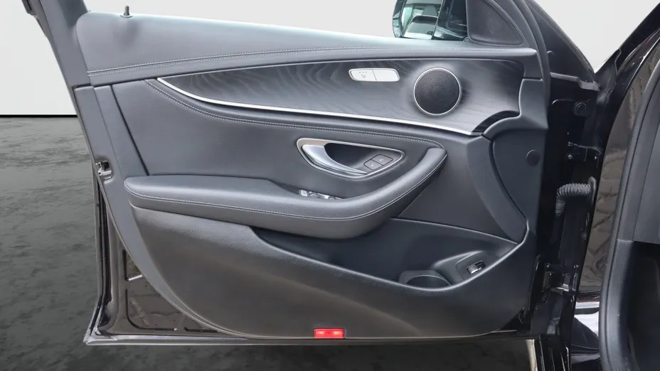 MERCEDES-BENZ E Klasa E 220 d 4-Matic AMG